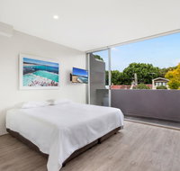 Bondi Beach Studio King Suite  Balcony - New Castle Holiday