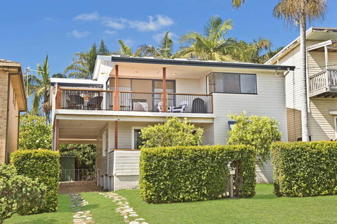 BonniEscape - New Castle Holiday 3