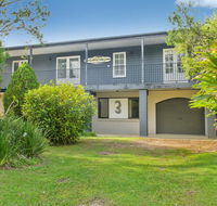 BONNY BEACH HOUSE - Holiday Accomodation with Pool - New Castle Holiday