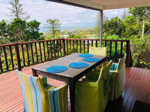 BOSCOBEL COTTAGE - MAGICAL BEACH & RIVER VIEWS - KINGSCLIFF - New Castle Holiday 1