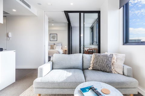 Boutique Apartment In Highly Sought After Arena - New Castle Holiday 3