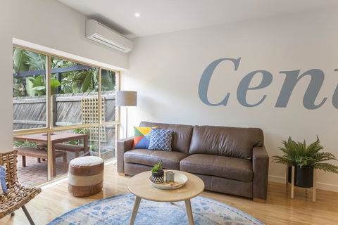 Boutique Stays - Central Park, South Melbourne Townhouse - New Castle Holiday 3