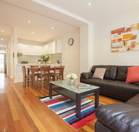 Boutique Stays - Melrose Terrace Townhouse in North Melbourne - New Castle Holiday