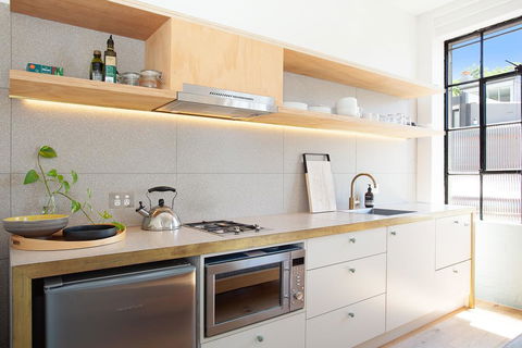 Boutique, Sunlit Studio With Designer Furnishings - New Castle Holiday 2