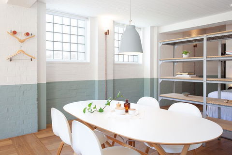 Boutique, Sunlit Studio With Designer Furnishings - New Castle Holiday 1