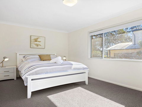 Braeside - Waterfront, Fireplace - New Castle Holiday 1