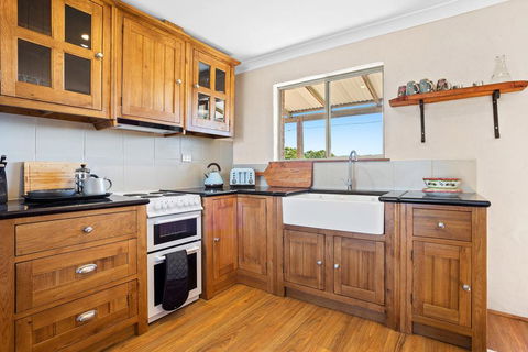 Braeside Cabin Four - Ziera - New Castle Holiday 2