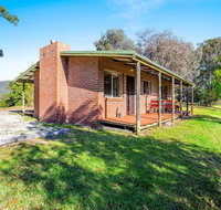 Braeside Cabin Two - Alphitonia - New Castle Holiday