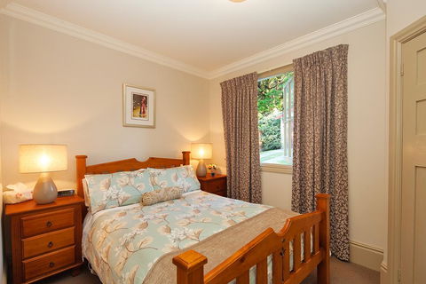 Brantwood Cottage Luxury Accommodation - New Castle Holiday 3