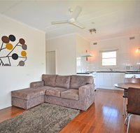 Breakers 4 2 Hill Street - New Castle Holiday