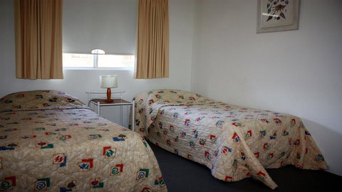 Breakers 8 - Main Beach Location! - New Castle Holiday 3