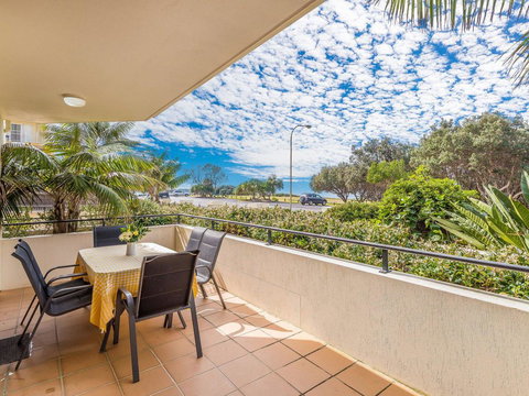 Breakers Block 1 Unit 1- Pool In Complex - Across The Road From The Beach - New Castle Holiday 3