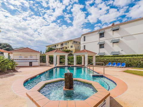 Breakers Block 1 Unit 1- Pool In Complex - Across The Road From The Beach - New Castle Holiday 0