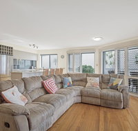 Breakwater Views Apartments - New Castle Holiday