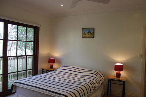 BREEZA ON BOOM - New Castle Holiday 1