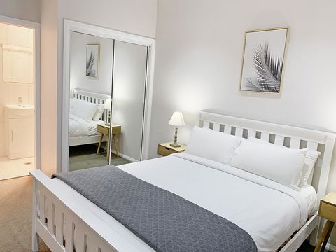 Bright 3-bedroom Apartment - Central Armidale - New Castle Holiday 1