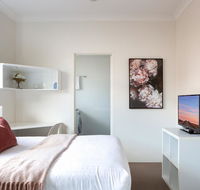 Bright Studio Steps from Westmead Hospital - New Castle Holiday