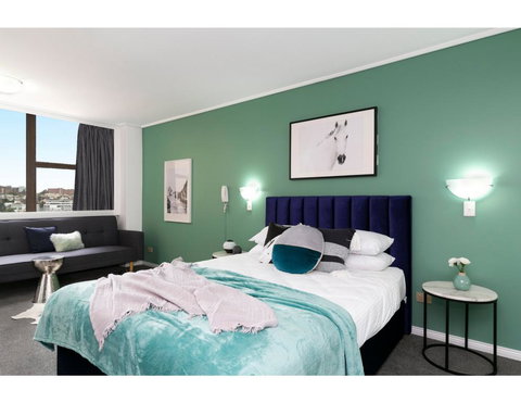 Bright, Modern Studio Steps From The Action - New Castle Holiday 2