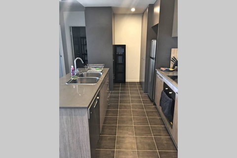 Bright, Modern, Stylish - Top Floor Apt - Woden - New Castle Holiday 0