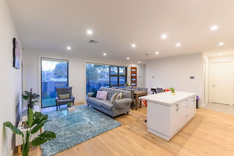 Brighton East 3 Bedroom 3 Bathroom Townhouse - New Castle Holiday 3