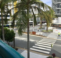 Broadbeach Private Apt with CHA - New Castle Holiday