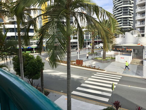 Broadbeach Private Apt With CHA - New Castle Holiday 0