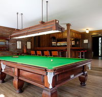 Brookfield Retreat - Large Holiday Home / Group Accommodation - New Castle Holiday