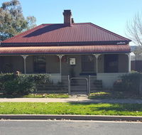 Browncoat Cottage Mudgee - New Castle Holiday