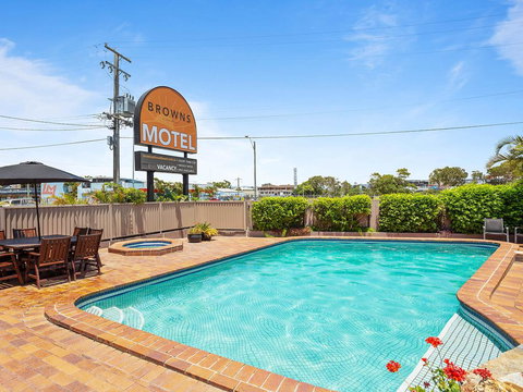 Browns At Broadbeach - New Castle Holiday 0