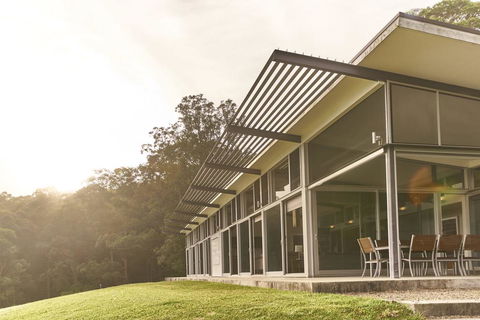 Bundaleer - Architect Designed, Stunning Views! - New Castle Holiday 0