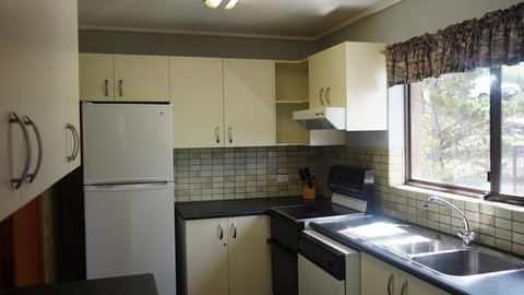 Bundilla 3 - Lake Views From The Balcony - New Castle Holiday 2