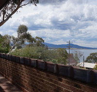 Bundilla 3 - Lake views from the Balcony - New Castle Holiday