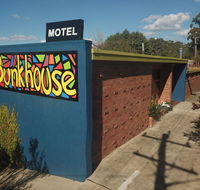 Bunkhouse Motel - New Castle Holiday