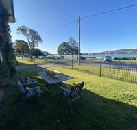 By the Lake - Lake Macquarie - New Castle Holiday