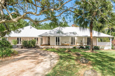 Byron Creek Homestead - New Castle Holiday 2