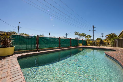 Caboolture Motel - New Castle Holiday 1