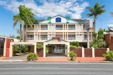 Cairns City Sheridan - New Castle Holiday 3