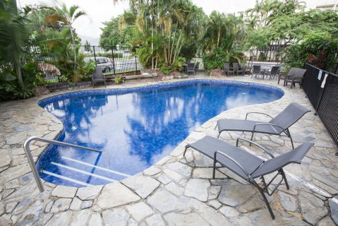 Cairns Plaza Hotel - New Castle Holiday 0