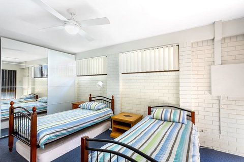 Campbell Avenue, 28 - New Castle Holiday 2