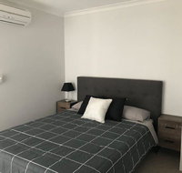 Canalside Family Getaway - New Castle Holiday