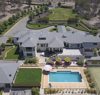 Canberra Luxury Estate - New Castle Holiday