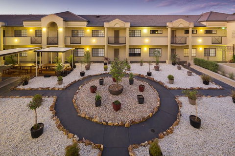 Canberra Parklands Central Apartment Hotel - New Castle Holiday 2