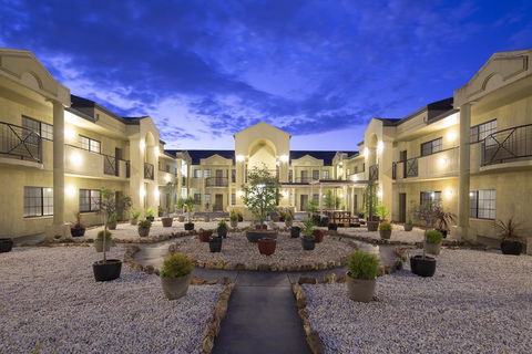 Canberra Parklands Central Apartment Hotel - New Castle Holiday 1