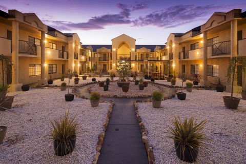 Canberra Parklands Central Apartment Hotel - New Castle Holiday 0