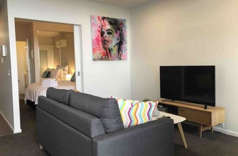 Canvas Suites On William - New Castle Holiday 1