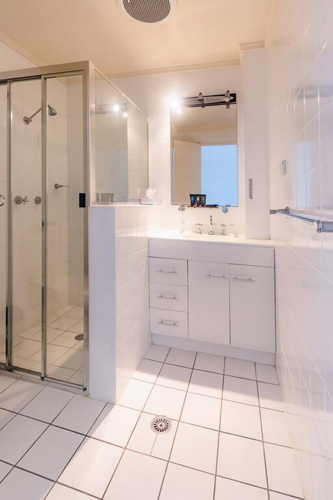 Caravilla Motor Inn - New Castle Holiday 3