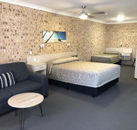Cardiff Motor Inn - New Castle Holiday