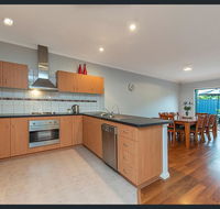 Cardiff St House - New Castle Holiday