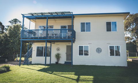 Carrickalinga SeaHaven: Coastal Escape-4BRM - 29 Riverview Drive - New Castle Holiday 2