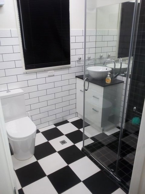 Cartledge Ave - New Castle Holiday 0